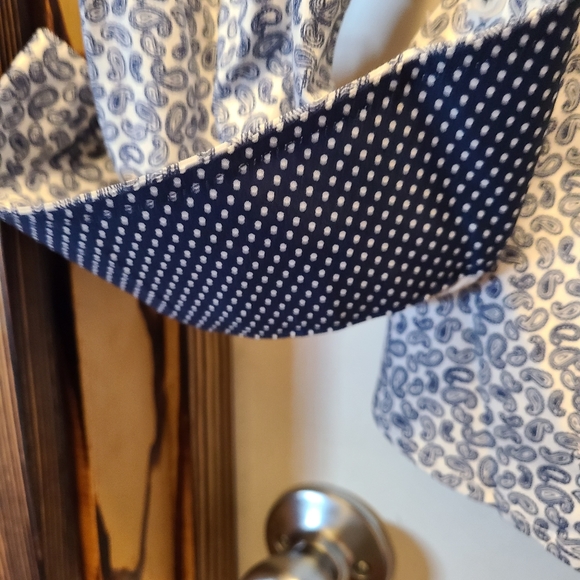 Mens long sleeve nick Graham white and blue pasley with polka dot cluffs - Picture 4 of 6